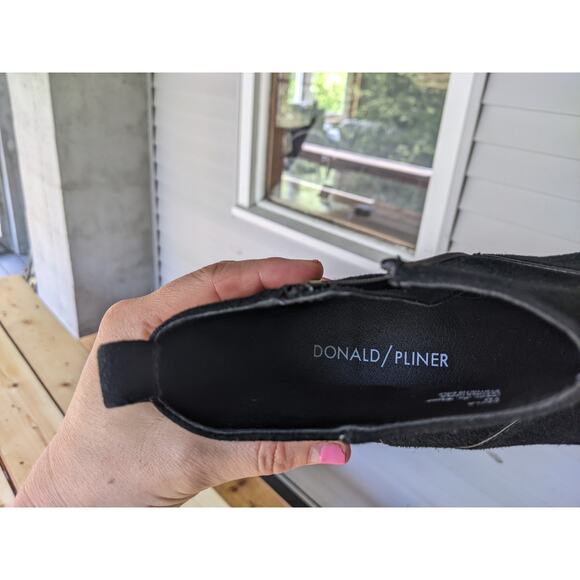 Donald J Pliner Fayla Black Suede Ankle Boots Pointed Toe Kitten Heel Size 7M - Picture 6 of 7